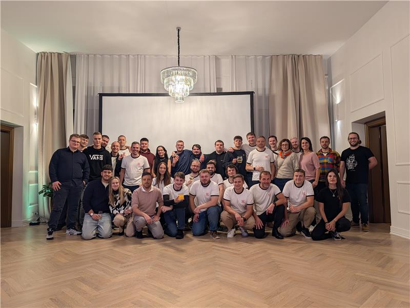 alt.team